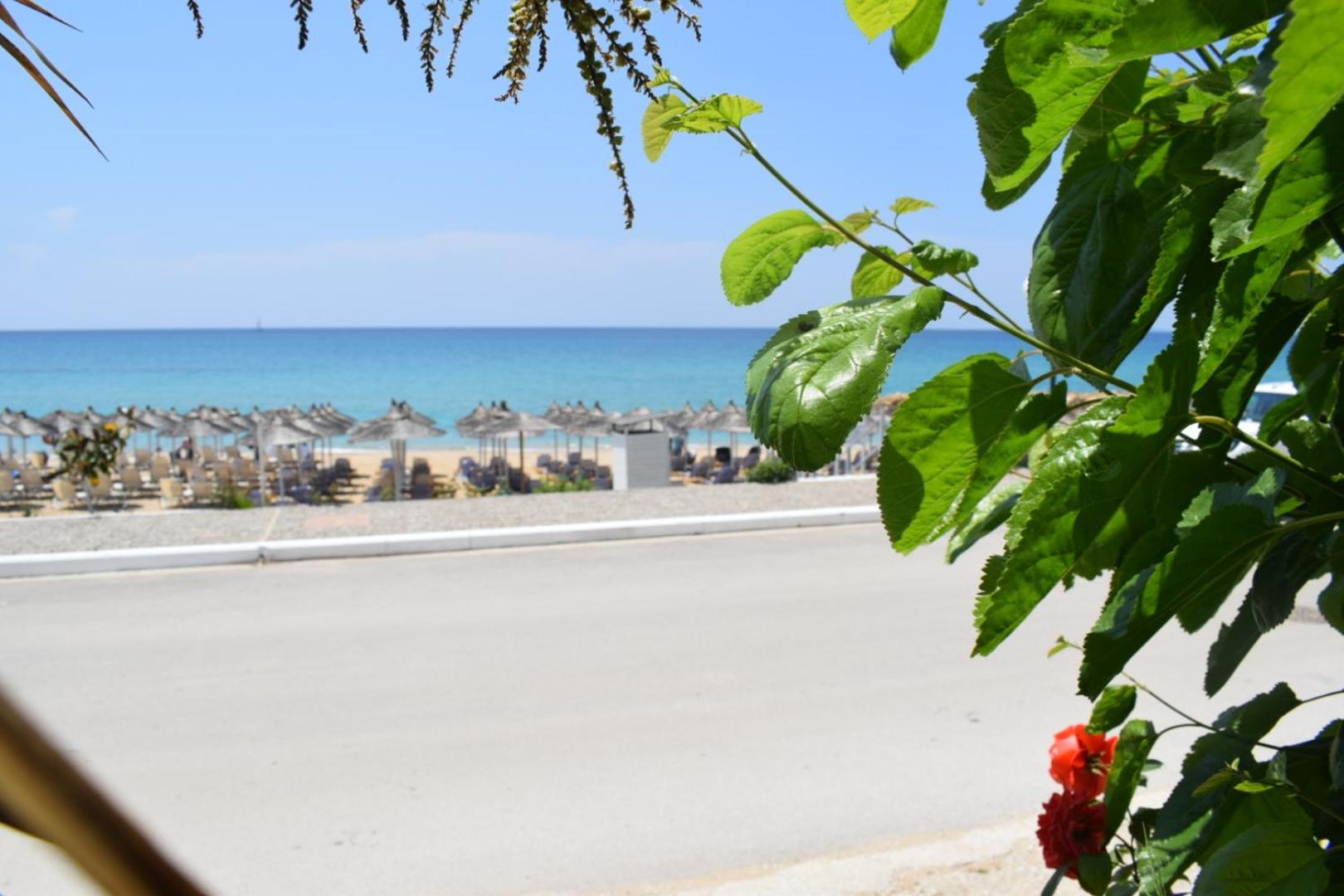 Mirto Beach Hotel & Restaurant Paralia Vrachou Zewnętrze zdjęcie